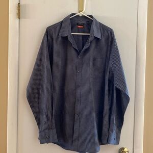 Van Heusen Traveler Dress Shirt – Size – XL – 17-17 1/2